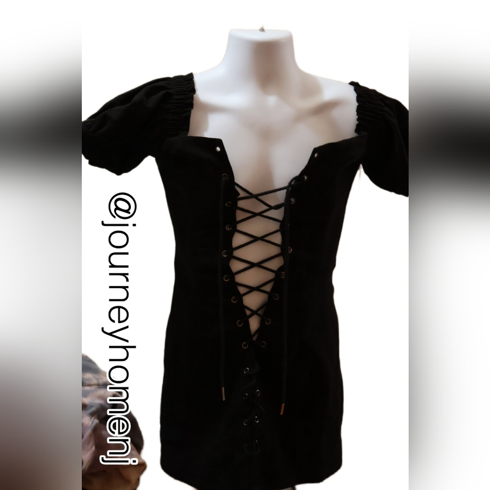 BNWT Stone Cold Fox Lace Up Dress Size 2, Black